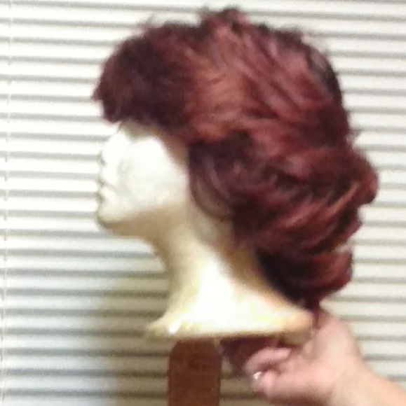 NWT BEAUTIFUL MAHOGANY WIG - Picture 3 of 6